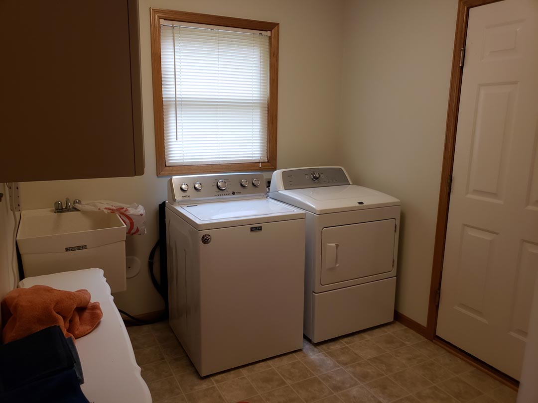 Colin's Place: Sober House White Bear Lake - Laundry Room